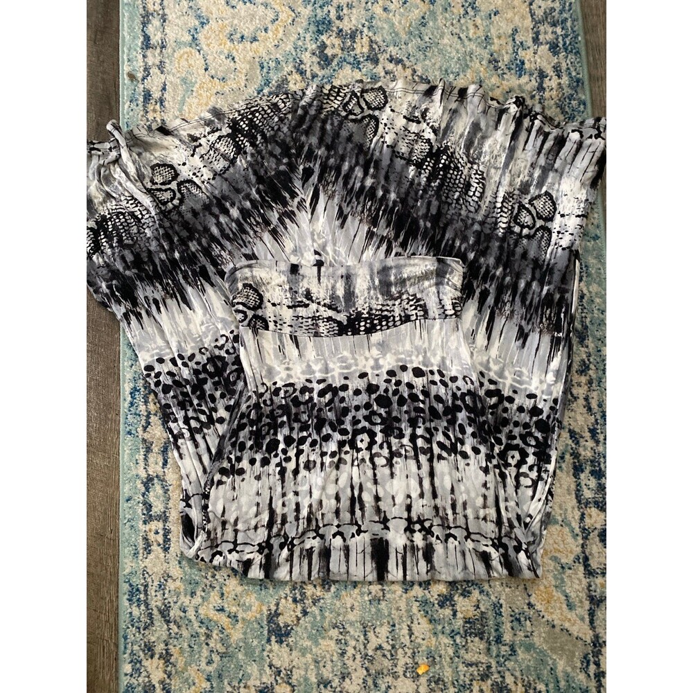 Black and gray print maxi skirt